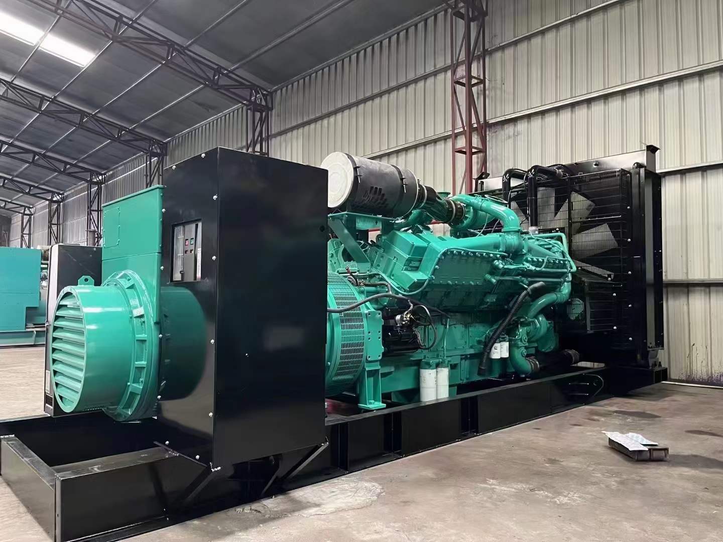 梁平如何降低 800kW 柴油发电机输出电流的波动？