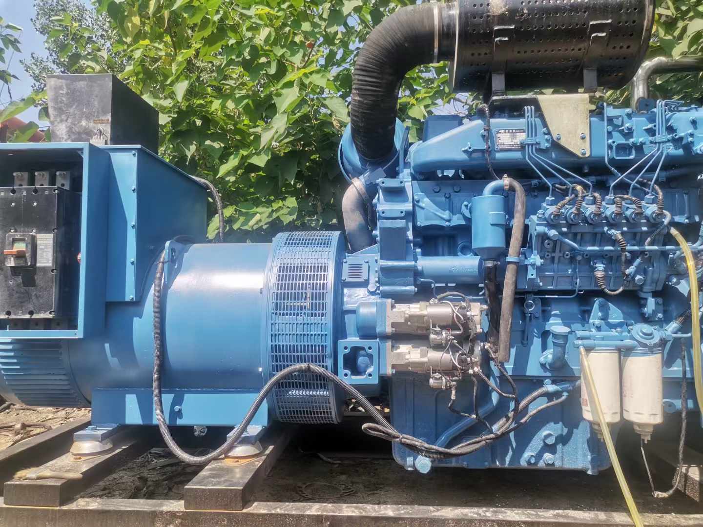 梁平详细说明降低 800kW 柴油发电机输出电流波动的方法