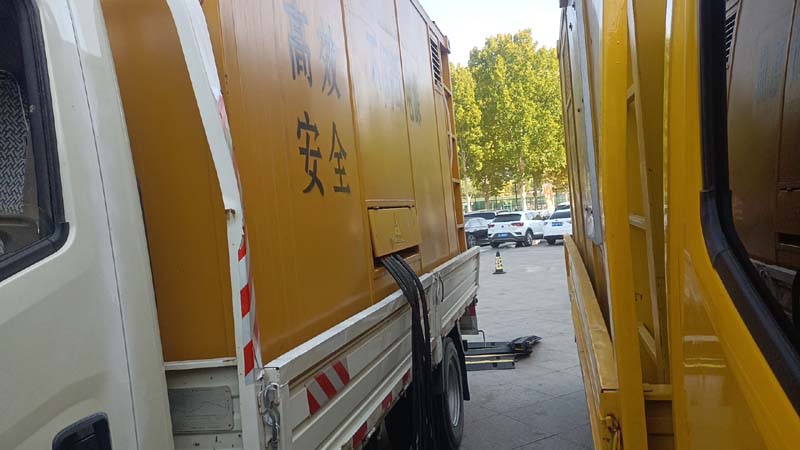 梁平如何判断柴油发电机组和UPS电源的切换时间是否符合要求？